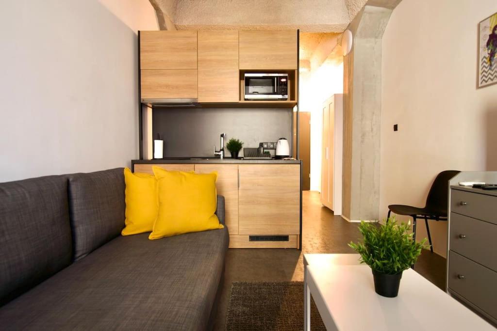 Studio Apartment by Hi5- Rottenbiller Apartment 1077 Budapest, 17 Rottenbiller utca kép - 1