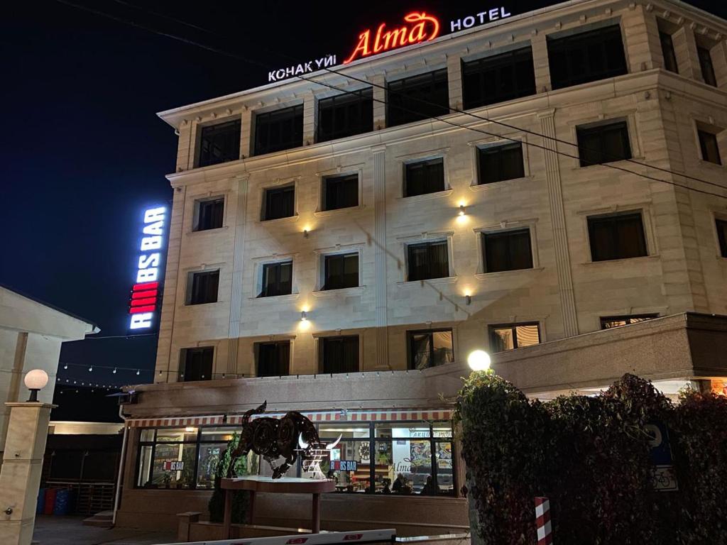 Bangunan di mana terletaknya hotel