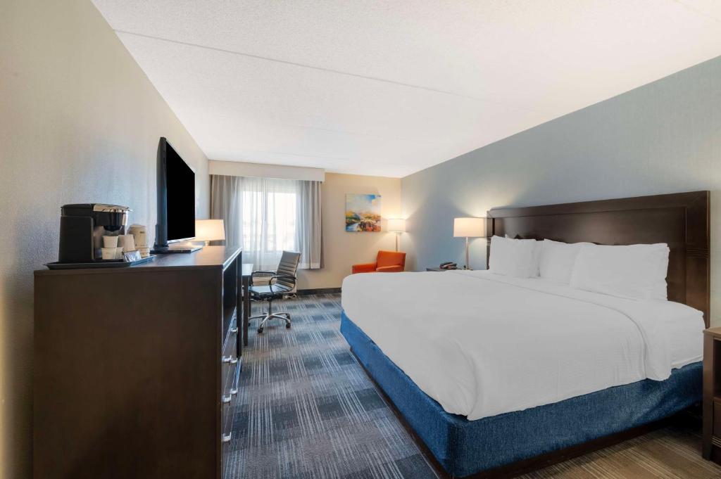 Best Western Plus Alexandria Fort Belvoir - Business King Room
