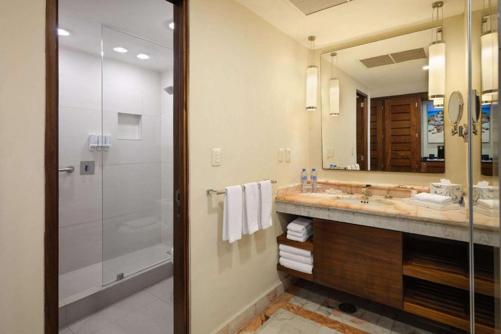 Koupelna v ubytování Wyndham Grand Cancun All Inclusive Resort & Villas