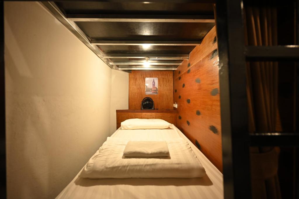 The 8 Factory Hotel Phitsanulok - Bed In 4-Bed Mixed Dormitory Room