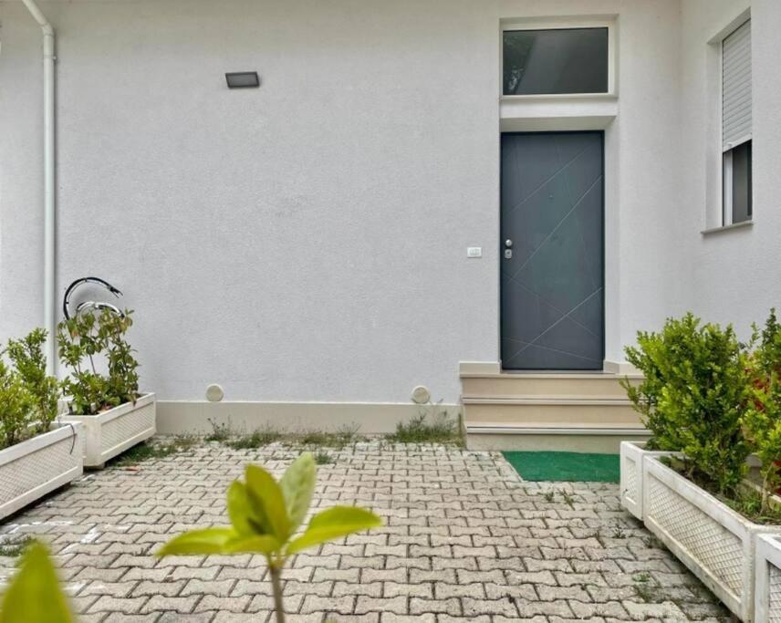 Cute beach house next to the sea - Imazhi 9