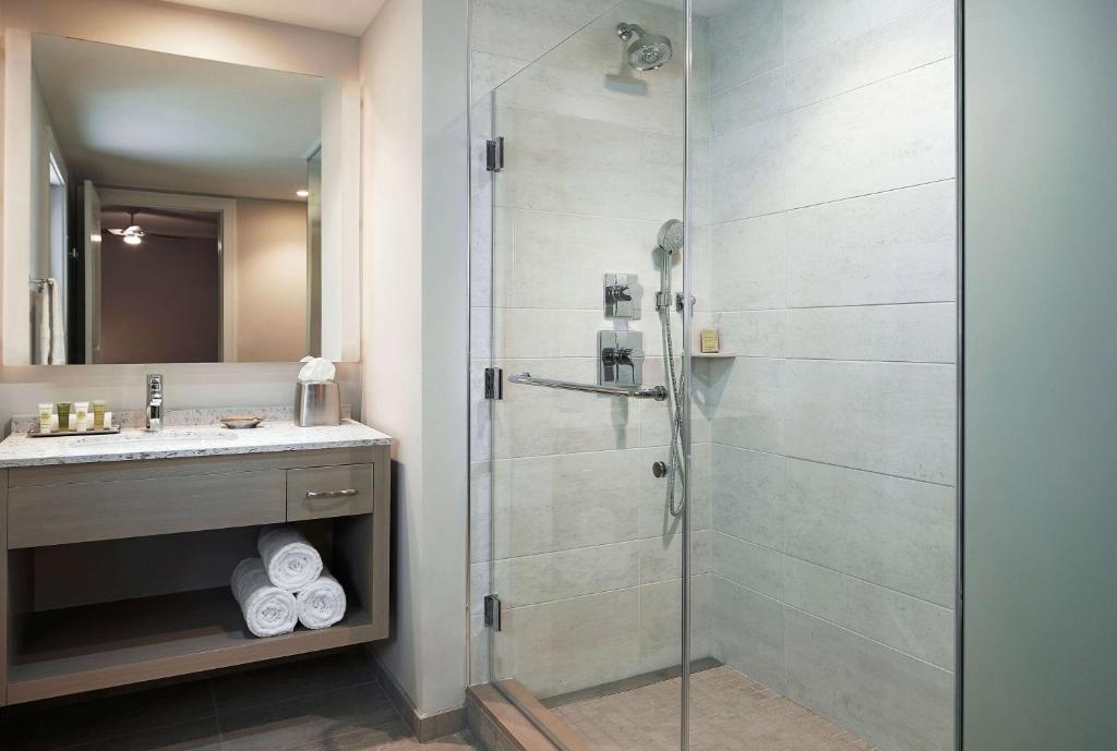 Ein Badezimmer in der Unterkunft Hilton Grand Vacations Club Ocean Enclave Myrtle Beach