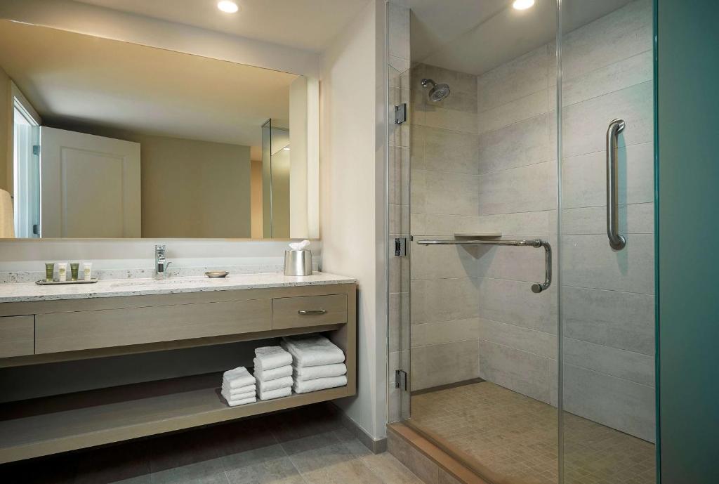 Ein Badezimmer in der Unterkunft Hilton Grand Vacations Club Ocean Enclave Myrtle Beach