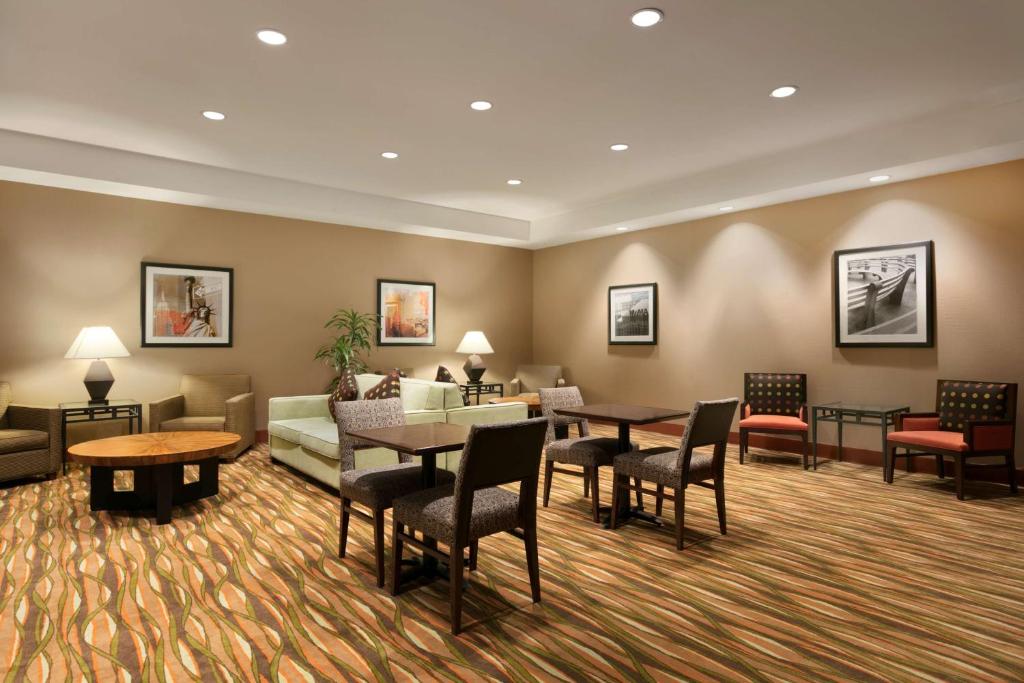 Posezení v ubytování Hampton Inn New York - LaGuardia Airport
