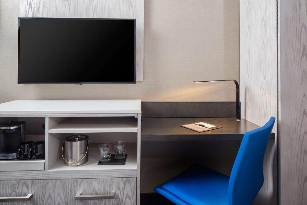 Doubletree By Hilton New York Times Square West - Standard King Room