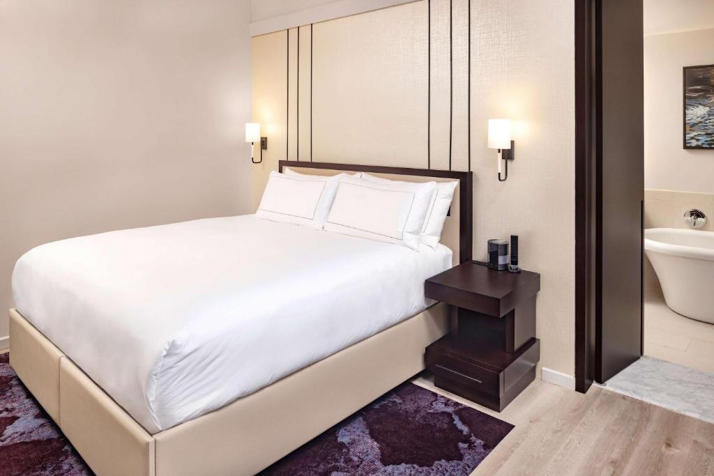 Hilton Club West 57th Street New York - One-Bedroom Premier King Suite