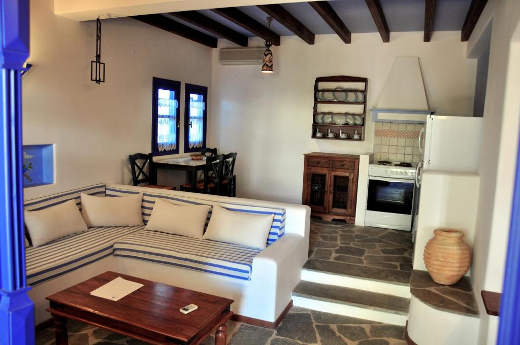 Kuchyň nebo kuchyňský kout v ubytování Nefeli Hotel Leros