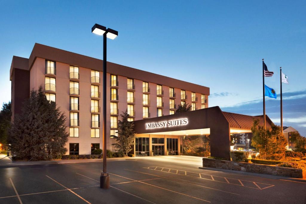 Embassy Suites by Hilton Oklahoma City Will Rogers Airport 