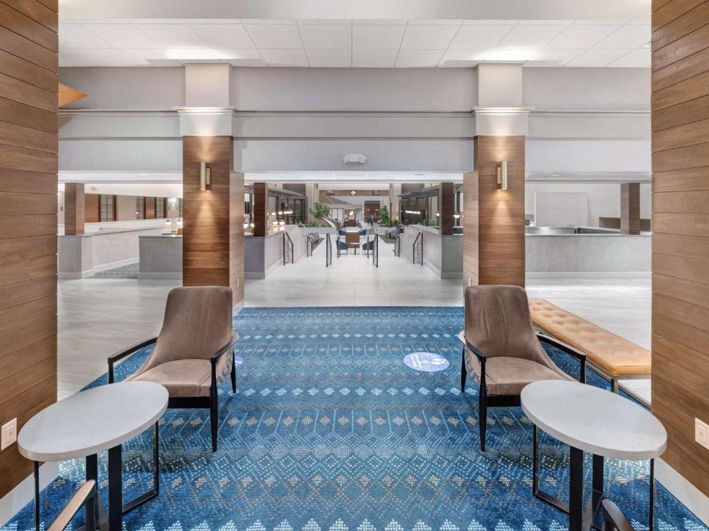 Embassy Suites by Hilton Oklahoma City Will Rogers Airport photo