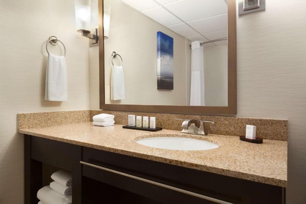 Embassy Suites by Hilton Oklahoma City Will Rogers Airport photo