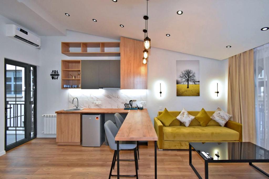 Kitchen o kitchenette sa Yellow forest 11