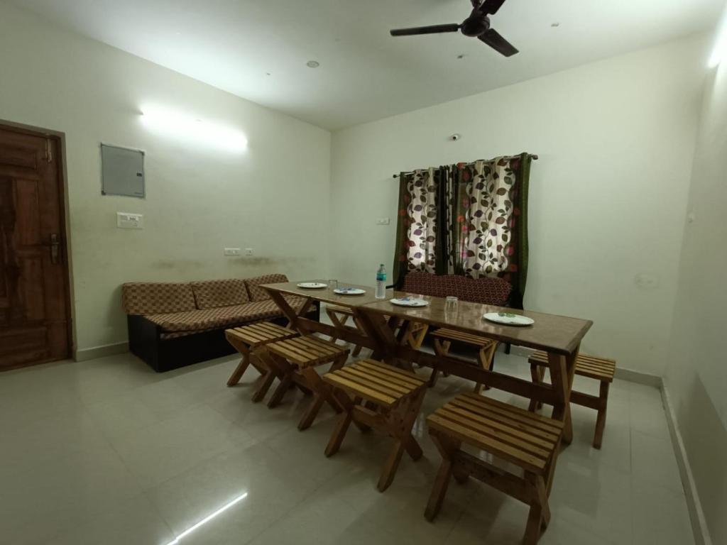 Posezení v ubytování Hotel BlueSky Ramapuram