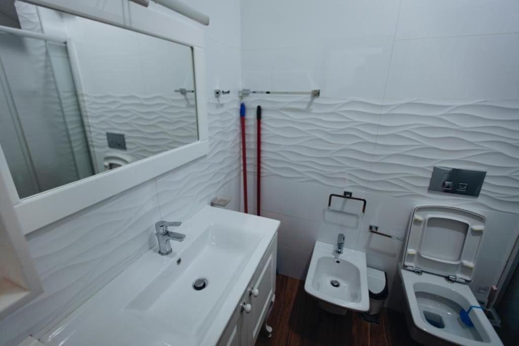 Shallvaret Center Apartment - Image 3