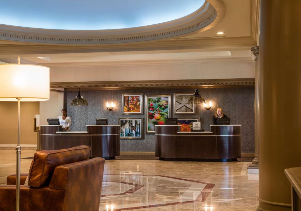 Posezení v ubytování Doubletree by Hilton, Leominster