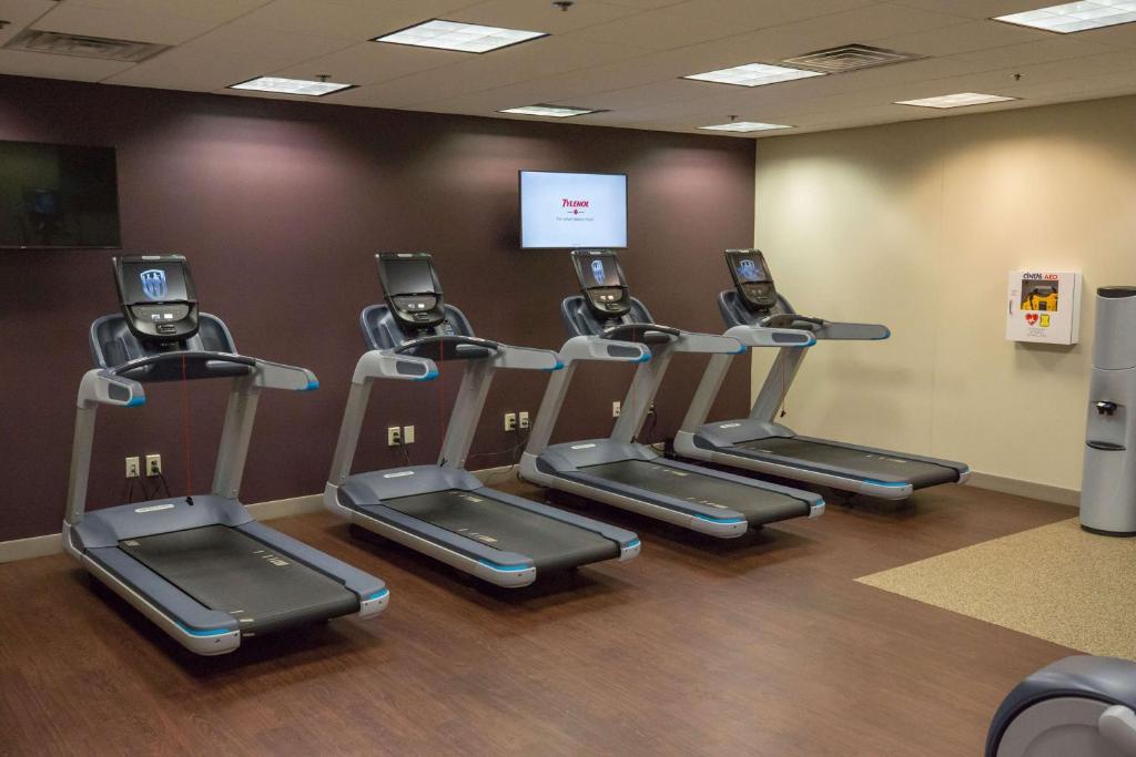 Fitness centrum a/nebo fitness zařízení v ubytování Doubletree by Hilton, Leominster