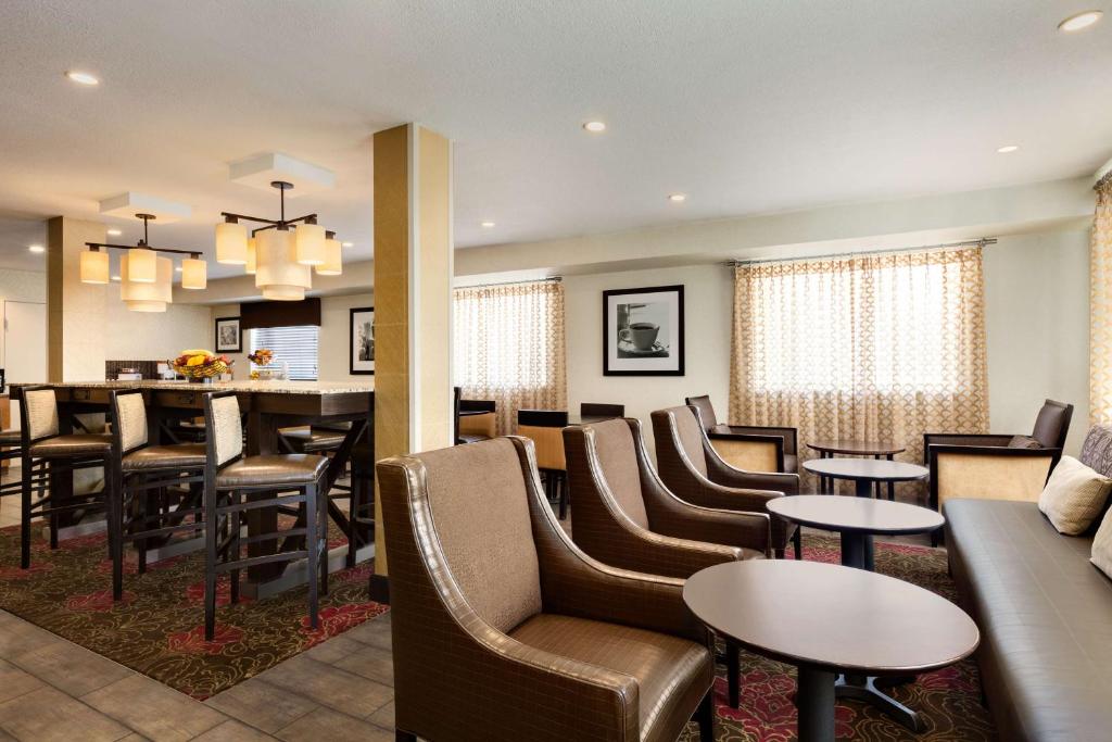 Posezení v ubytování Hampton Inn - Portland/Clackamas