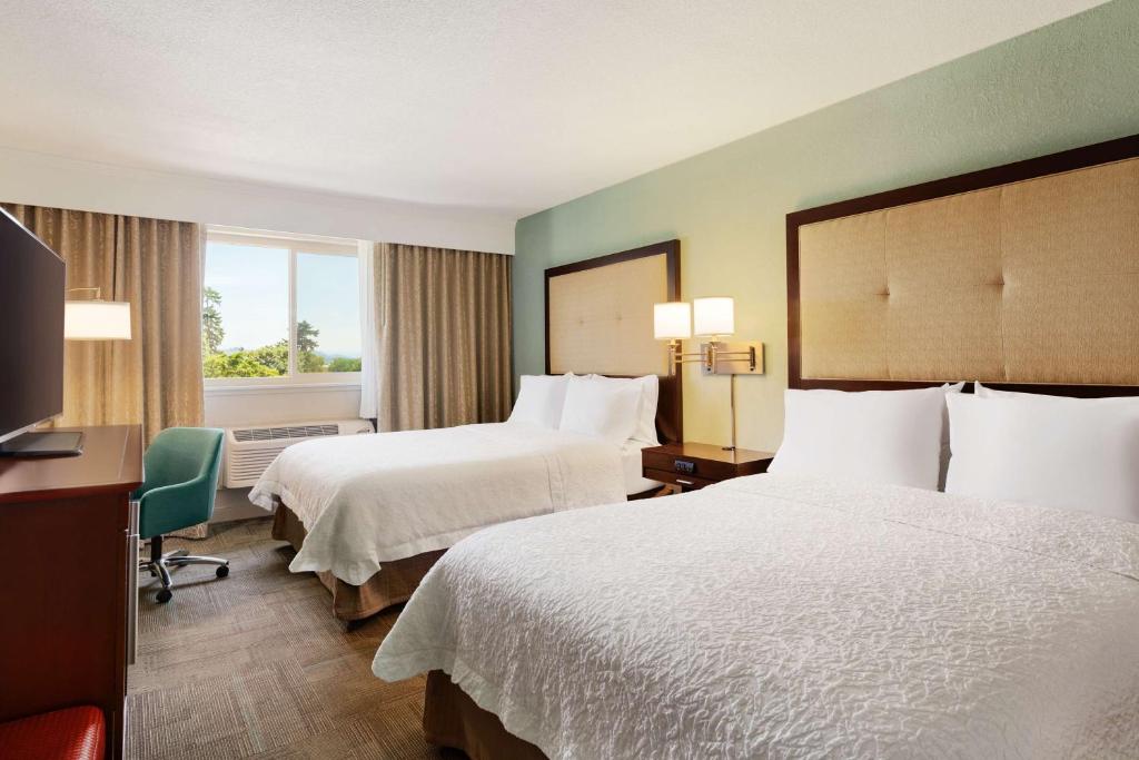 Postel nebo postele na pokoji v ubytování Hampton Inn - Portland/Clackamas