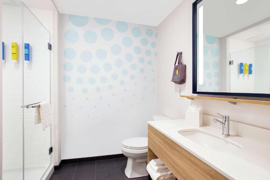 Tru By Hilton Audubon Valley Forge - King Room