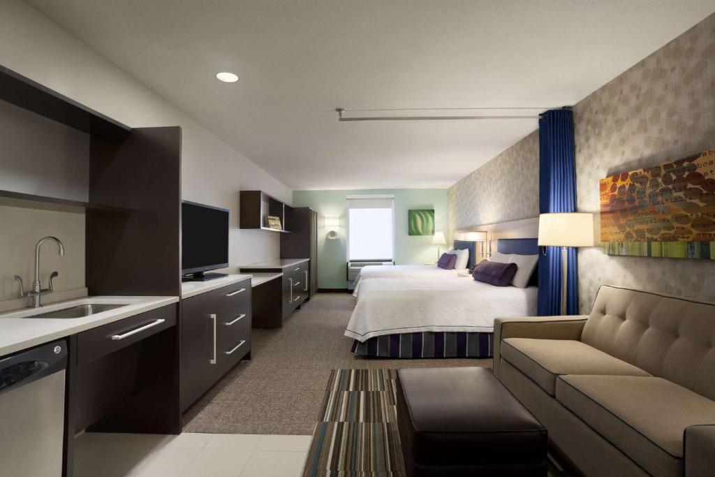Home2 Suites by Hilton Philadelphia Convention Center - 