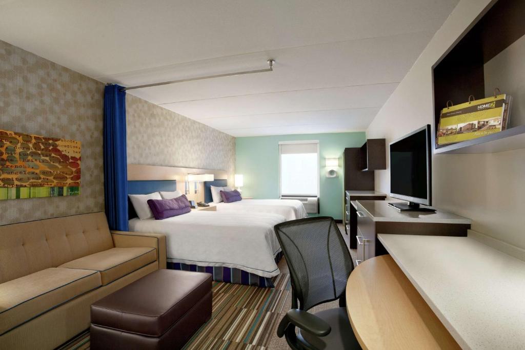 Home2 Suites by Hilton Philadelphia Convention Center - 