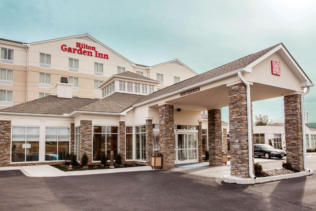 a rendering of a hotel garden inn at Hilton Garden Inn Valley Forge/Oaks in Oaks