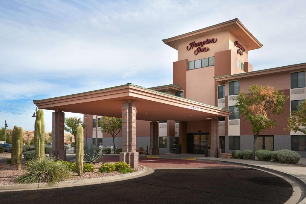 a rendering of the front of a hotel at Hampton Inn Phoenix/Anthem in Anthem