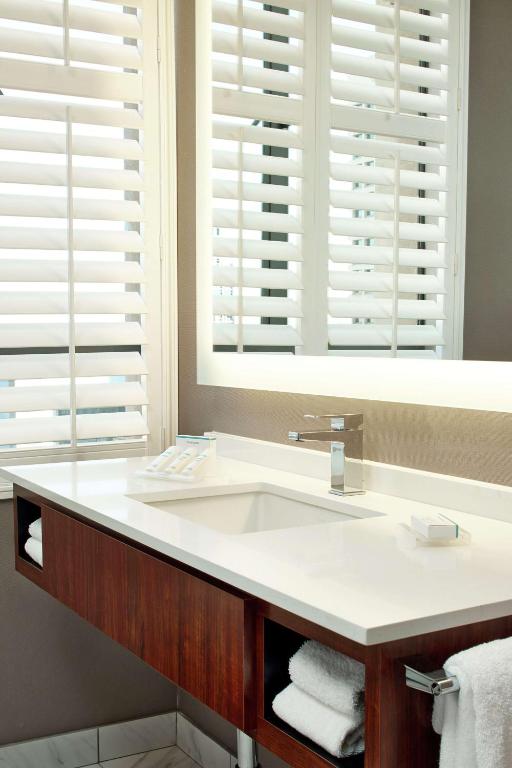 Hilton Garden Inn Phoenix Downtown - 