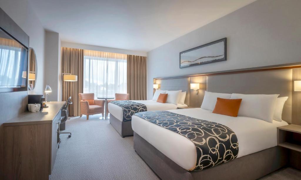 Clayton Hotel Dublin Airport - 