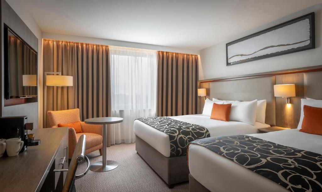 Clayton Hotel Dublin Airport - 