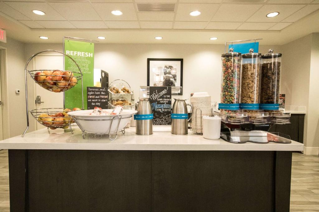 Hampton Inn & Suites Tempe/Phoenix Airport, Az photo