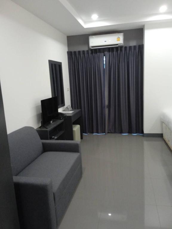 D Night Suite Hotel - Triple Room
