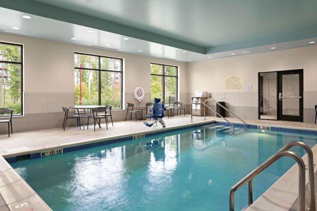 Hampton Inn & Suites Cranberry Township/Mars photo
