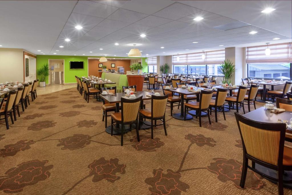 Hilton Garden Inn Pittsburgh University Place photo