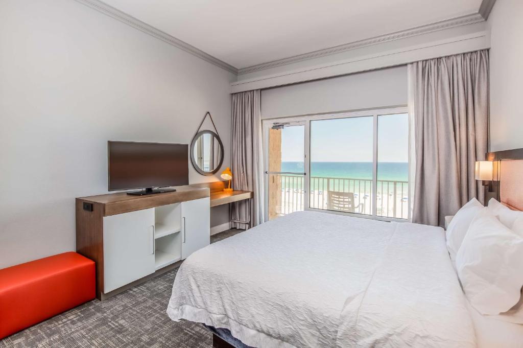Hampton Inn Pensacola Beach photo