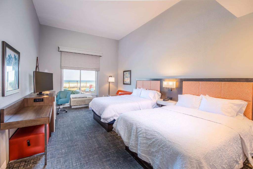 Hampton Inn Pensacola Beach photo