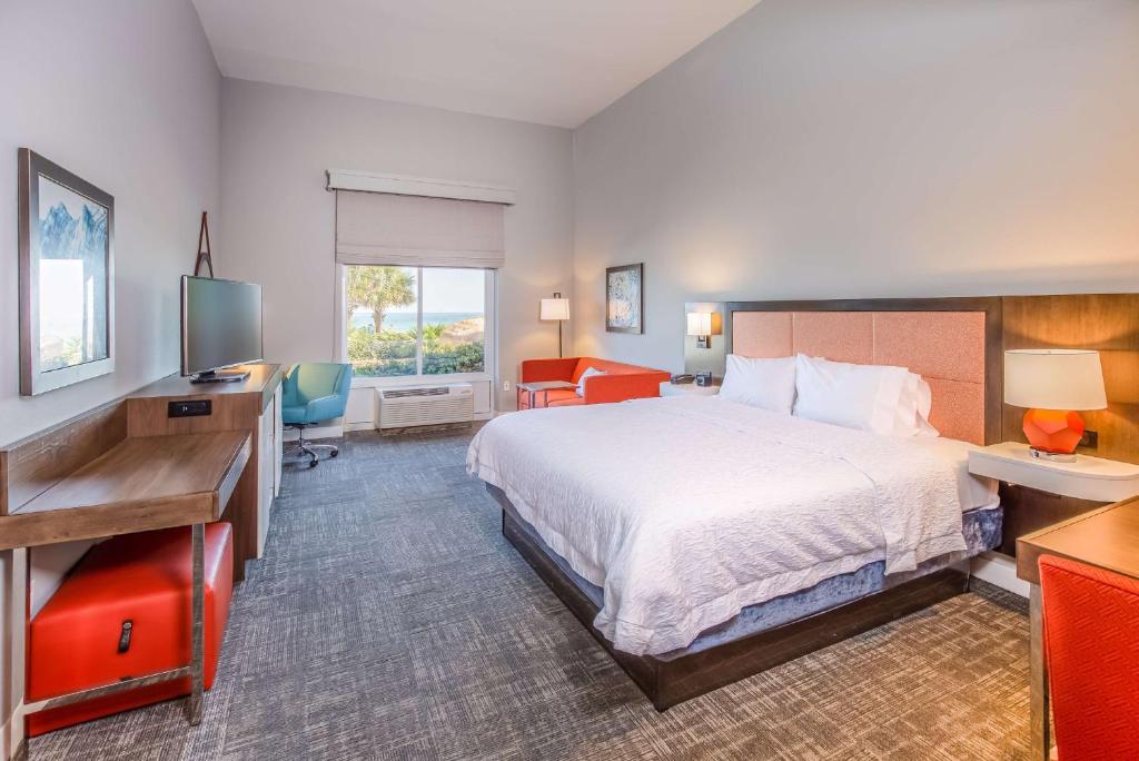 Hampton Inn Pensacola Beach - Chambre King - Vue Sur La Piscine