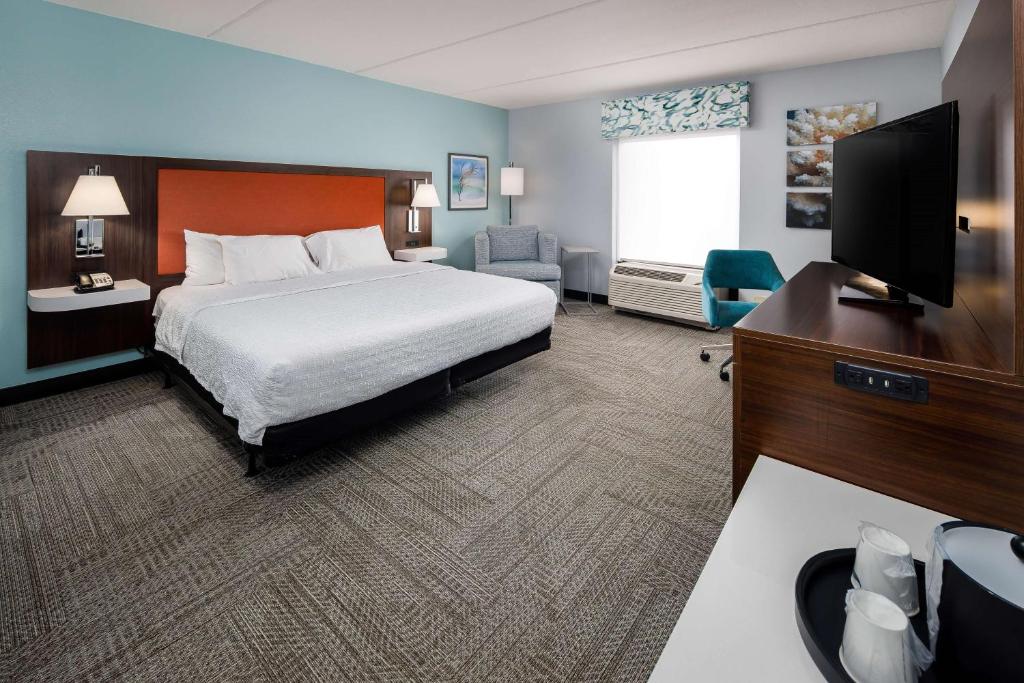 Hampton Inn & Suites Navarre, Navarre (updated prices 2025)