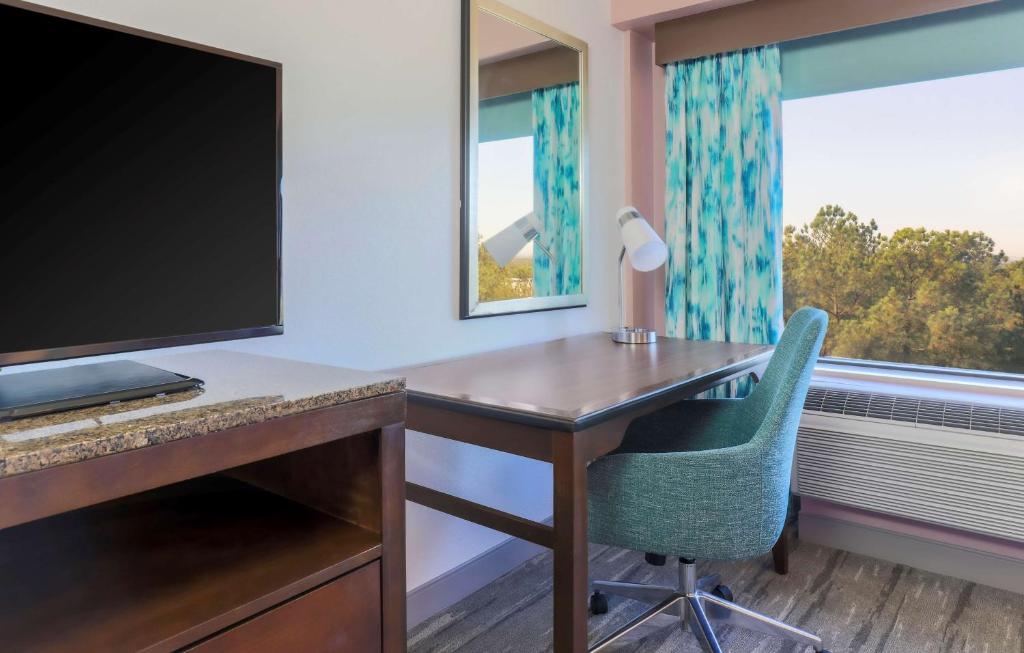 Hilton Garden Inn Raleigh-Durham/Research Triangle Park - King Room With Tub - Mobility And Hearing Access