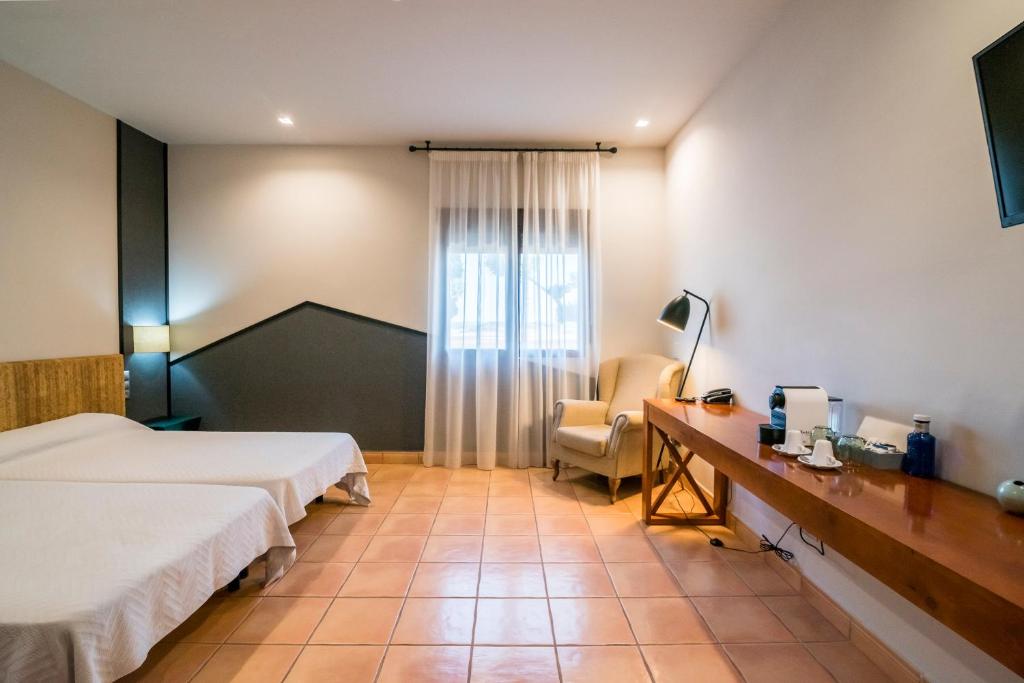 Hotel El Coto De Quevedo, Torre de Juan Abad – Updated 2023 ...