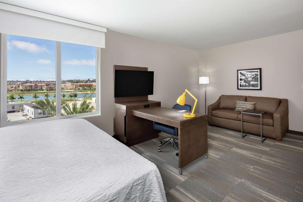 Hampton Inn & Suites San Diego Airport Liberty Station photo