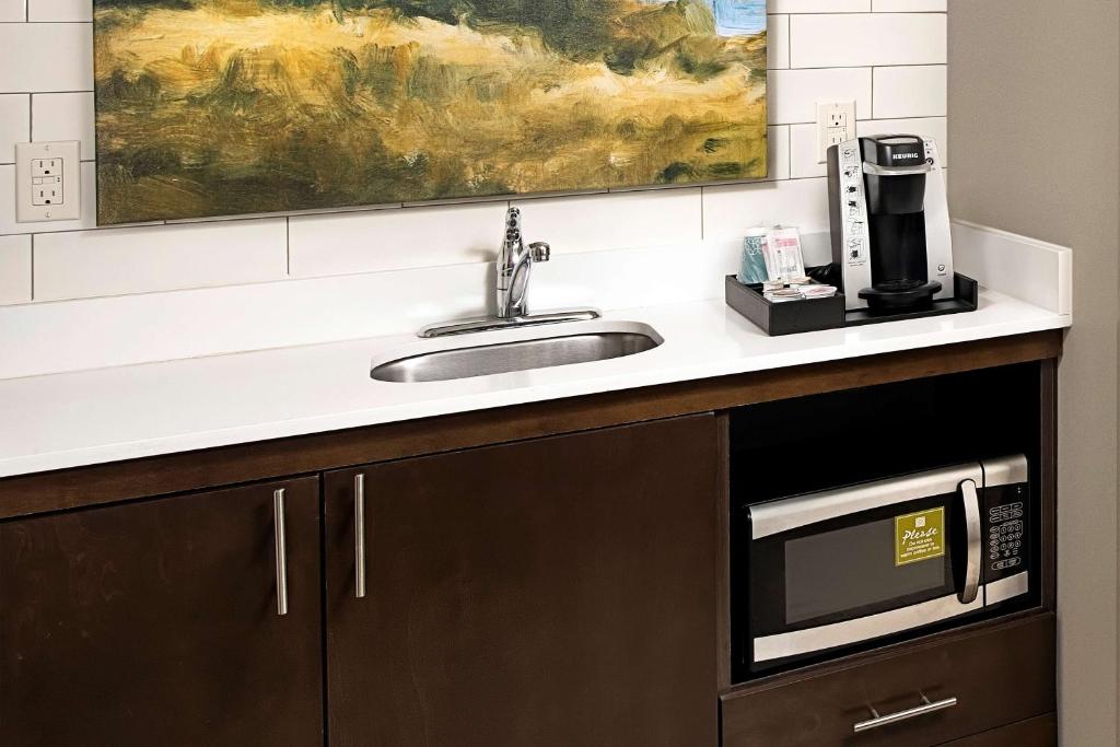 Hilton Garden Inn San Antonio Airport South - King Room Met Bad - Mobiliteit En Gehoortoegang