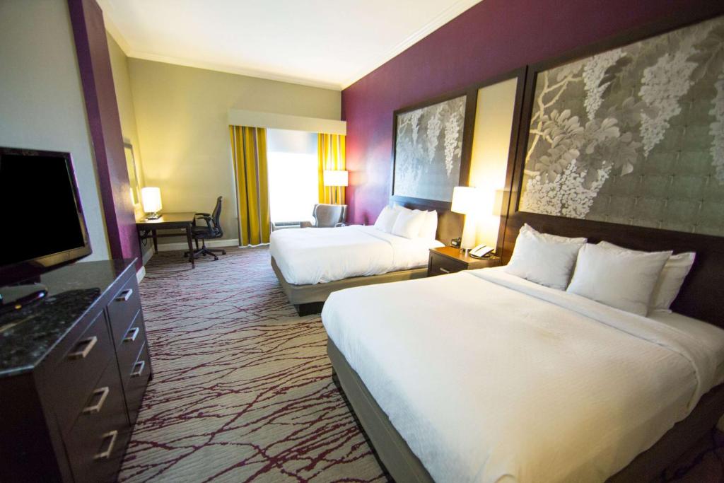 DoubleTree by Hilton Historic Savannah - Queen Room With Two Queen Beds And City View