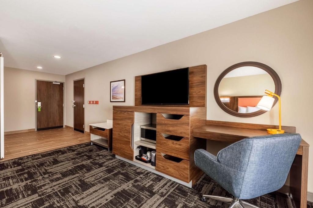 Hampton Inn & Suites Benton Harbor, MI - 带浴缸的大号房间 - 出行访问/非吸烟