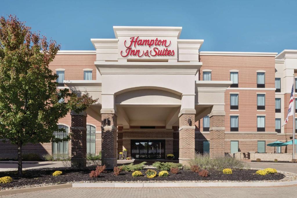 una representación de la parte delantera de una posada y suites hampton en Hampton Inn & Suites Mishawaka/South Bend at Heritage Square, en South Bend