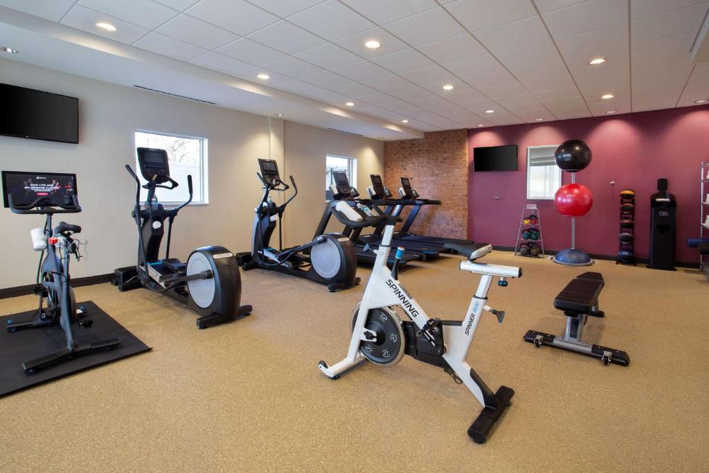 Fitness centrum a/nebo fitness zařízení v ubytování Home2 Suites By Hilton Lewes Rehoboth Beach