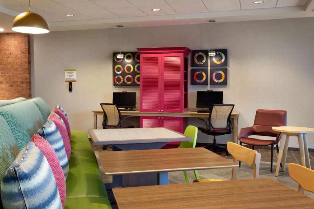 Posezení v ubytování Home2 Suites By Hilton Lewes Rehoboth Beach