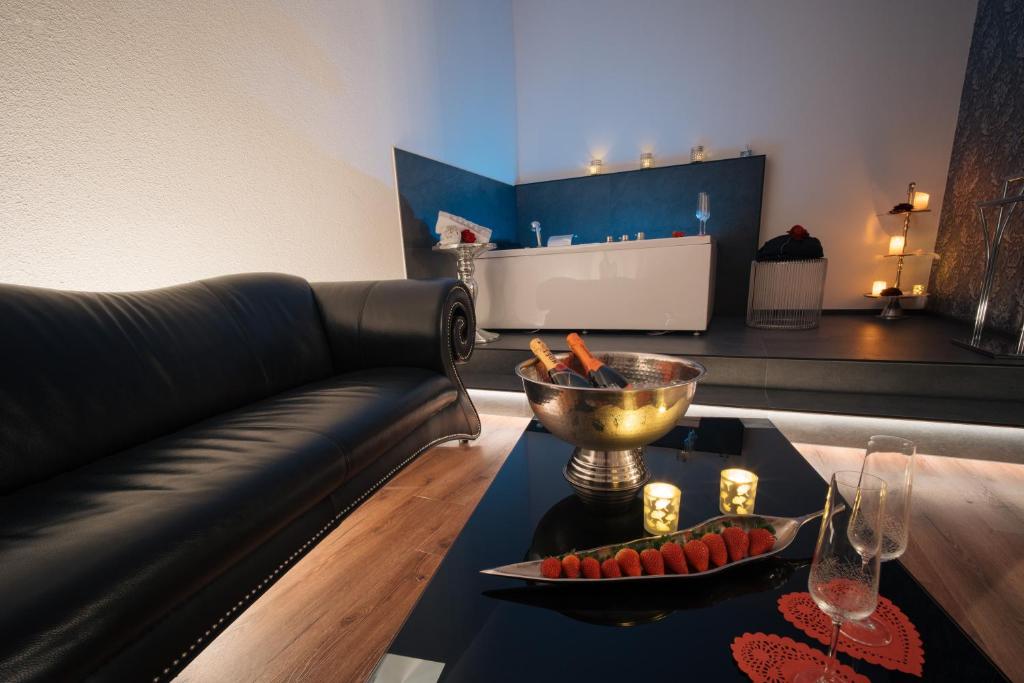 Istumisnurk majutusasutuses Privat-Spa mit Whirlpool und Sauna in Sursee