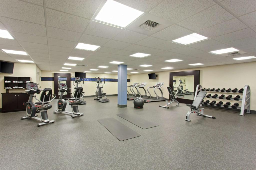 Fitness centrum a/nebo fitness zařízení v ubytování Hampton Inn Seattle/Everett Downtown