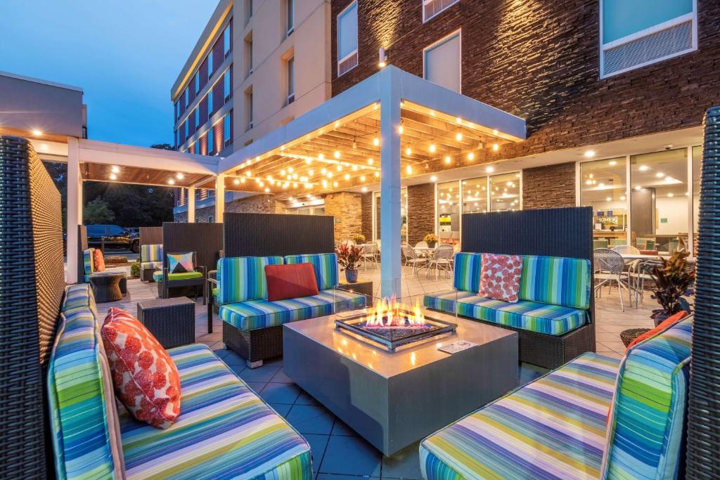 Posezení v ubytování Home2 Suites By Hilton DuPont